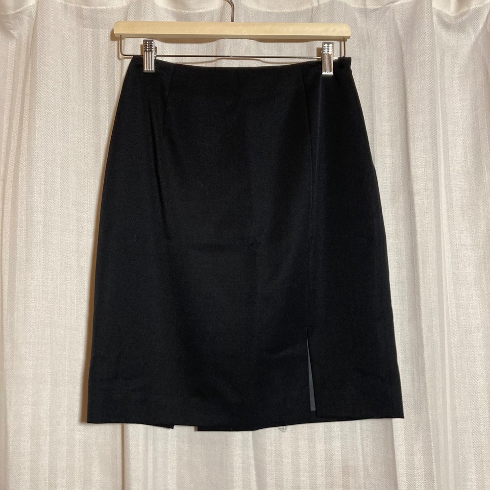 Classiques Entier Black 100% Wool Pencil Skirt Front Vent Made in Japan Size 4‎